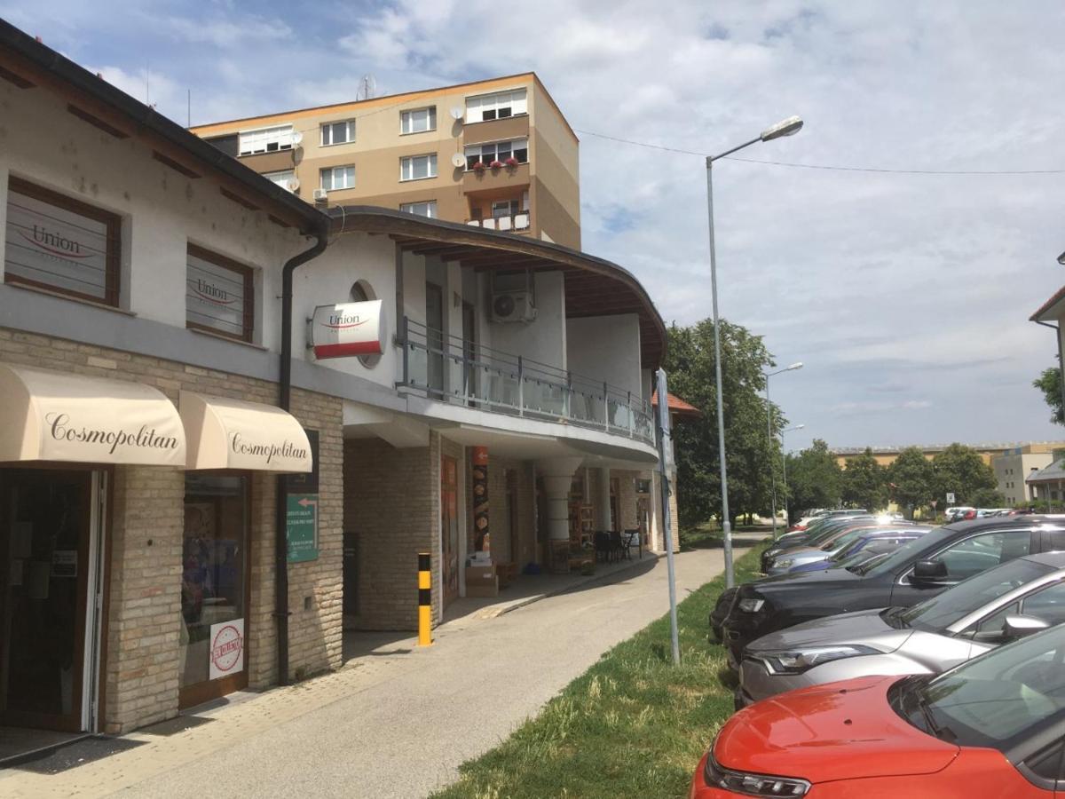 Konde Apartments B Dunajská Streda Exterior photo
